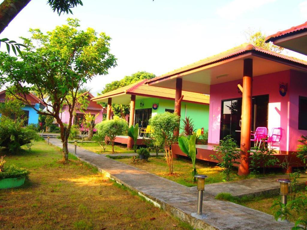 Donut Resort Mae Sai Exterior photo